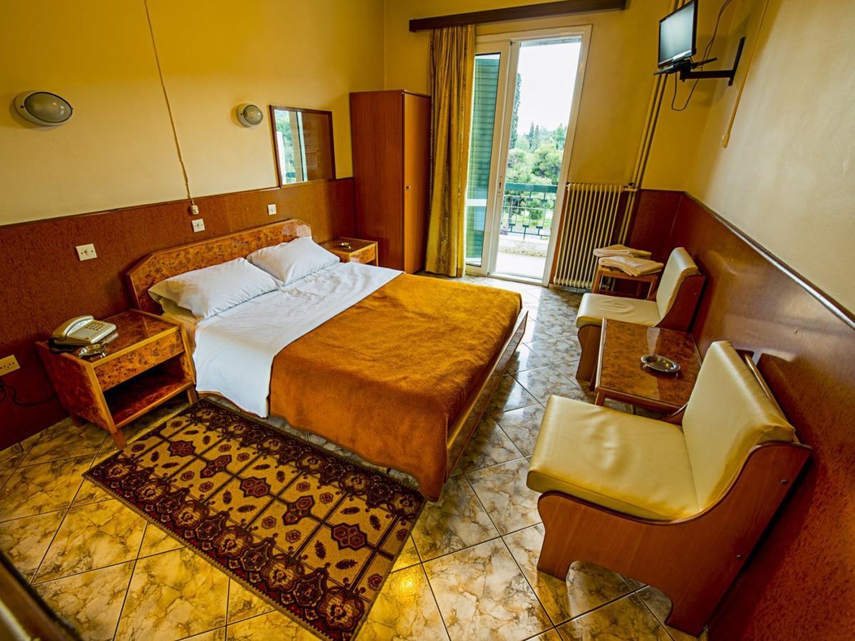 Aegli Hotel Атина Екстериор снимка
